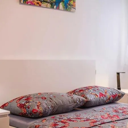 Apartment Sweet Escape Split