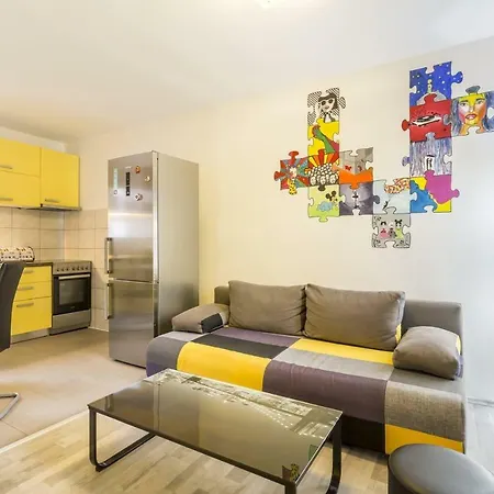 Apartment Sweet Escape Split